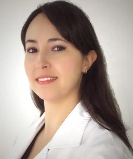 Dra. Betsabé Urías Planella, oftalmóloga en Corregidora, Querétaro